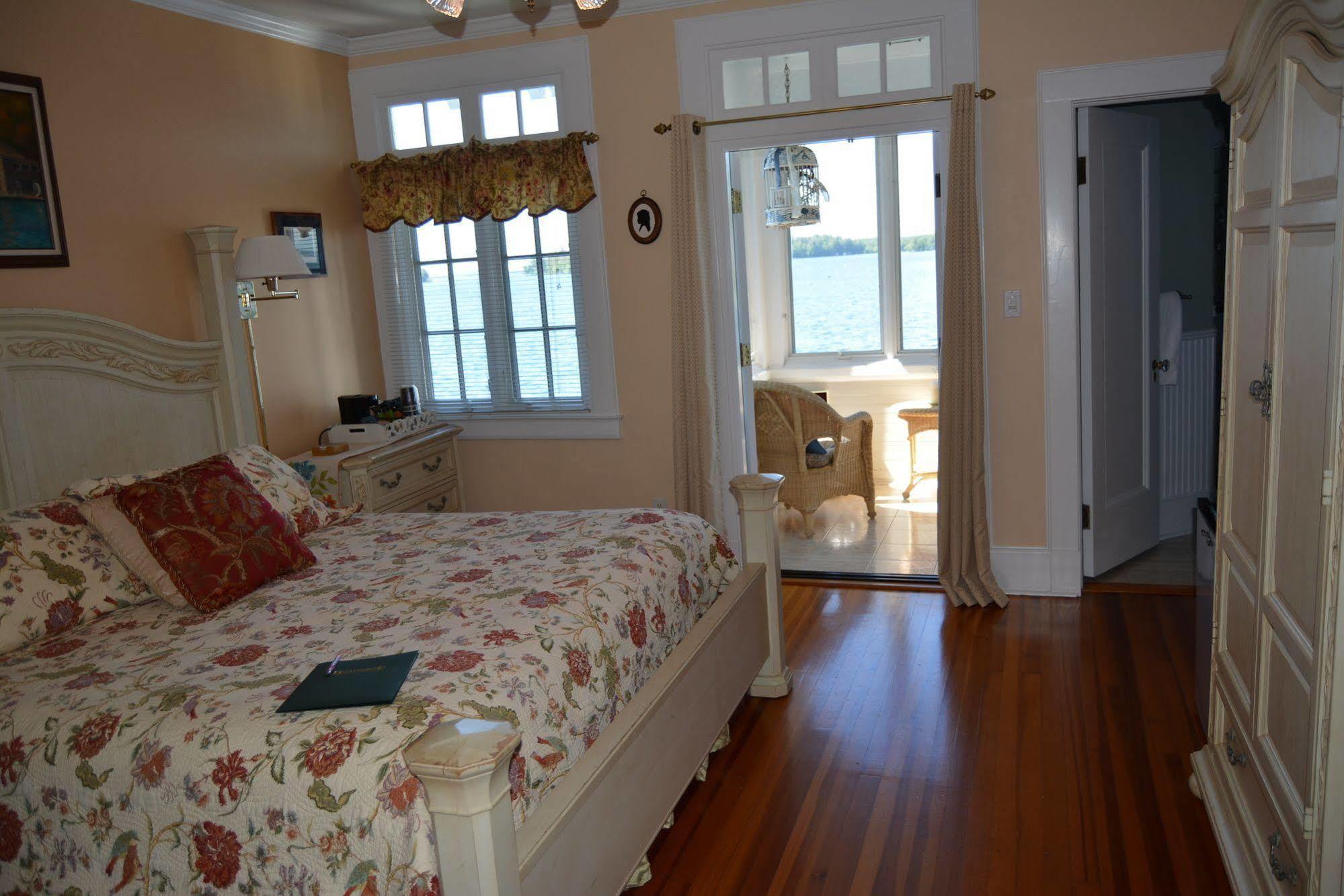 Lake George Boathouse Waterfront Lodging Bolton Landing Buitenkant foto